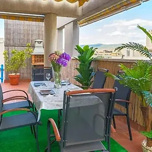 https://lujoso-atico-malaga-parking-free.hotelsinnerja.org